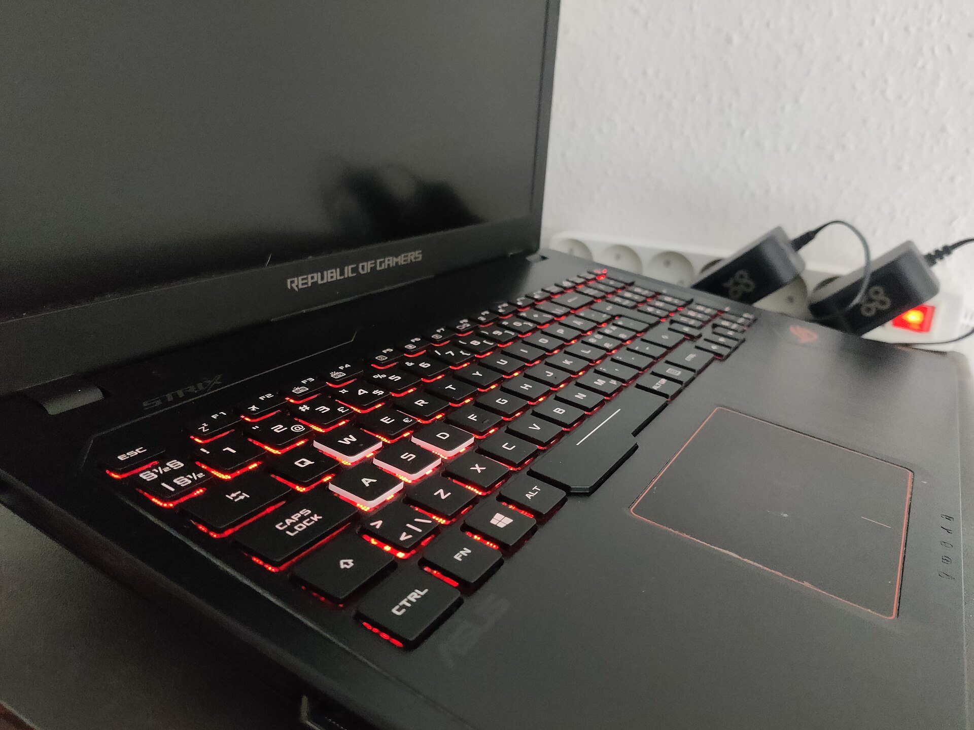 Teclado iluminado de notebook gamer (imagem ilustrativa)