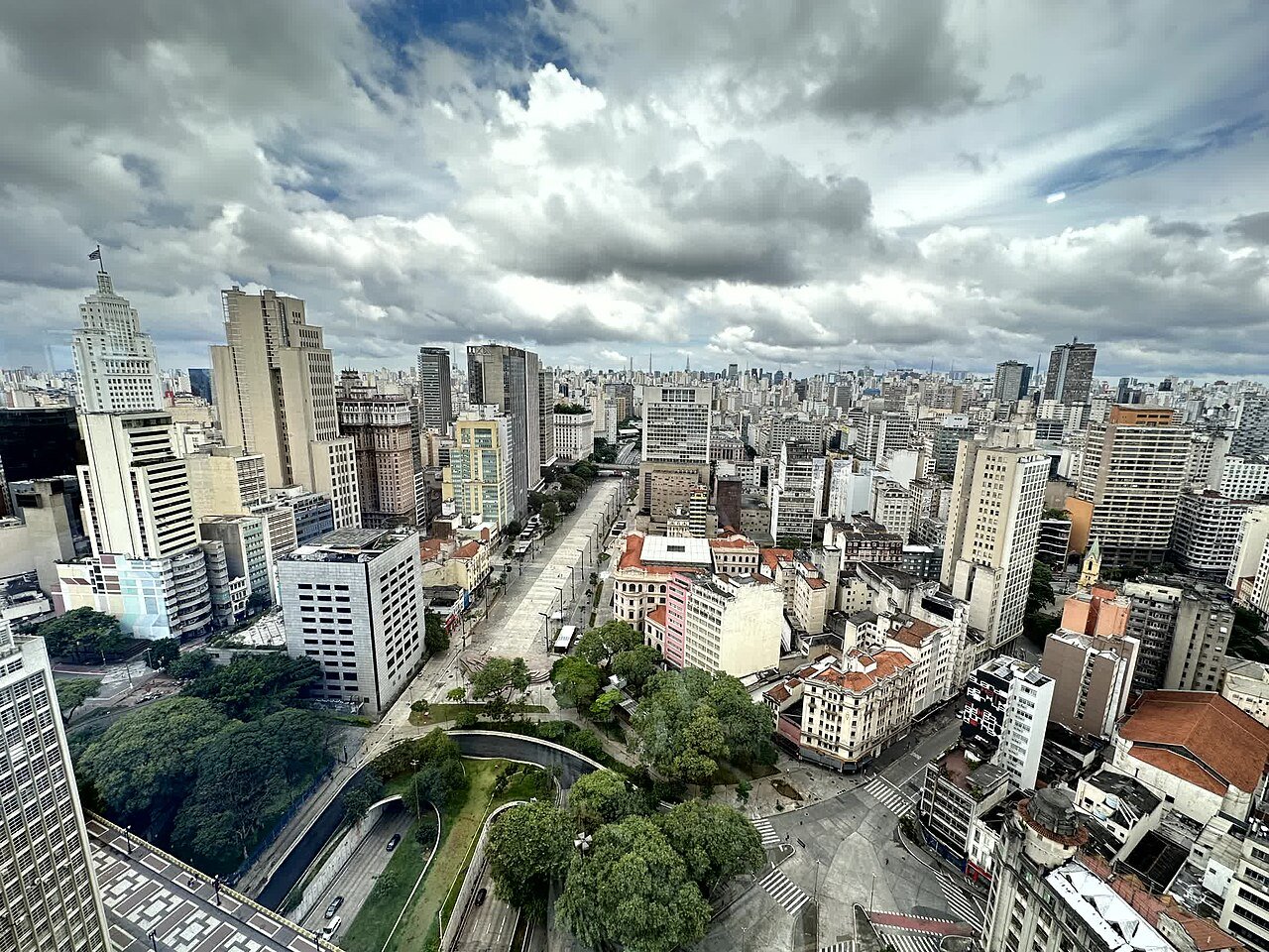 Vista aérea do Vale do Anhangabaú, no centro de São Paulo (imagem de arquivo)