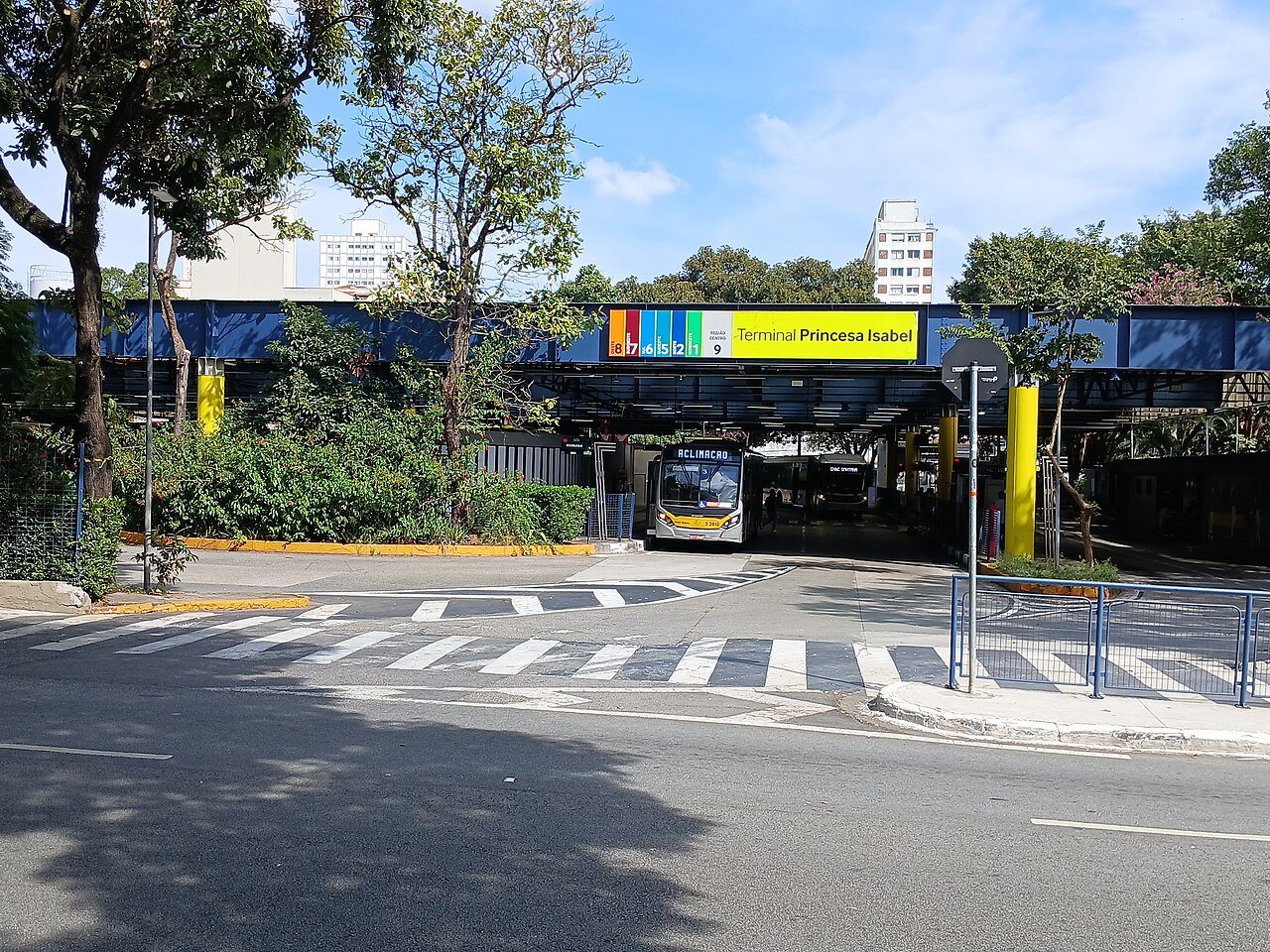 Ônibus no Terminal Princesa Isabel, no centro de São Paulo