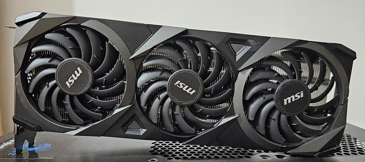 Placa de vídeo GeForce RTX com três ventoinhas