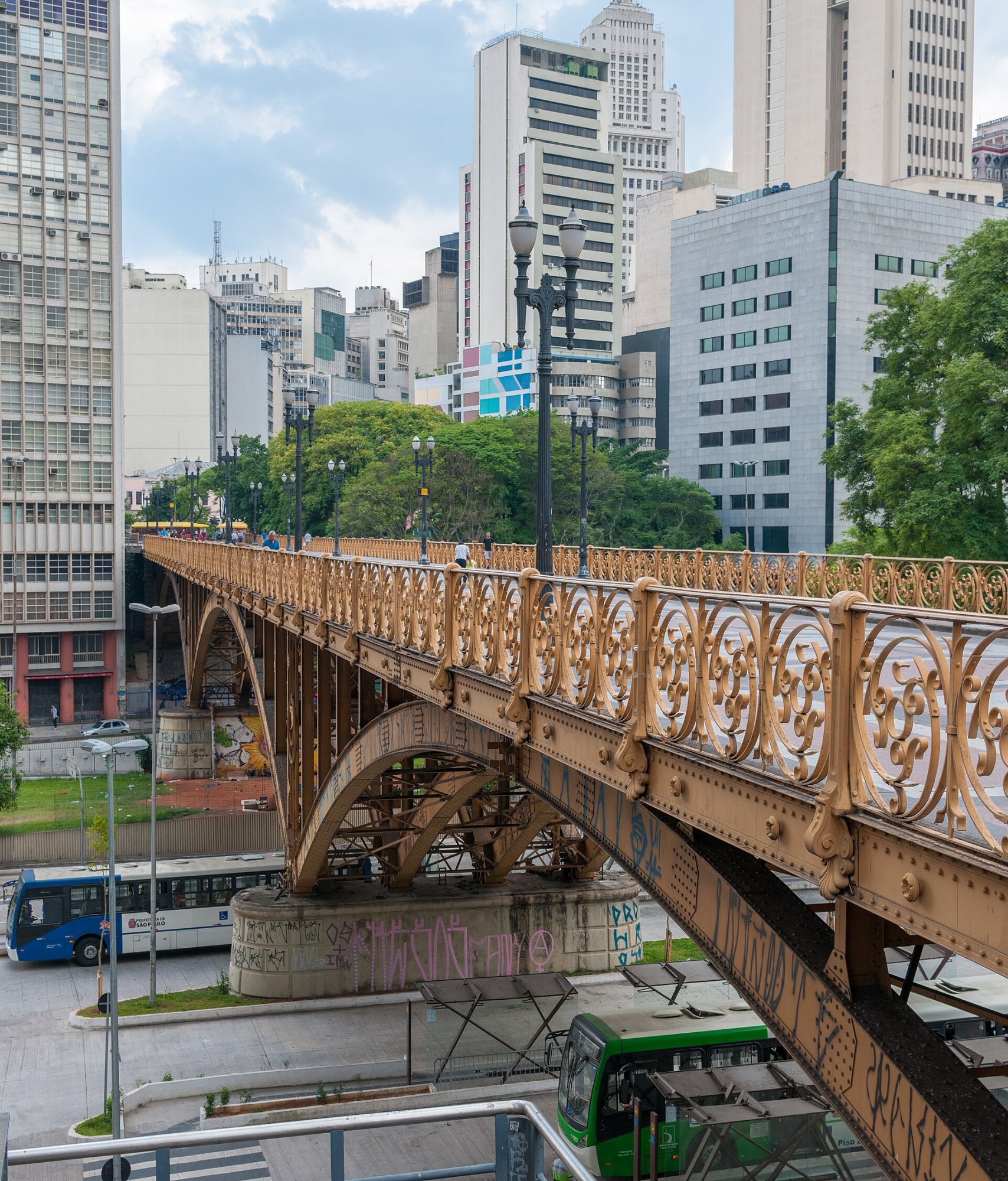 Comércio na Rua Santa Ifigênia, São Paulo