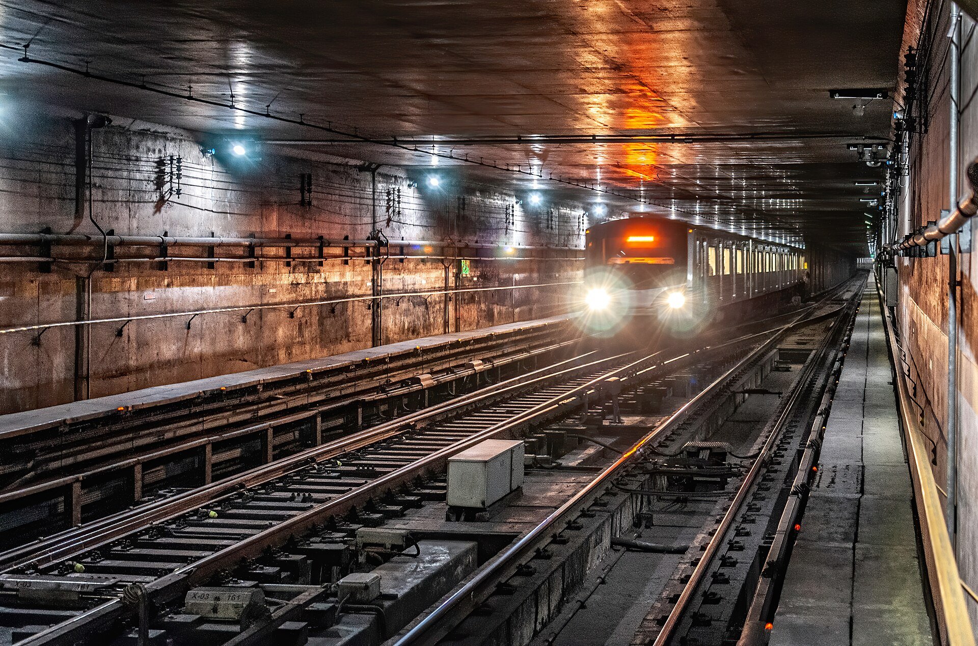 Estação da Linha 4-Amarela no centro de São Paulo