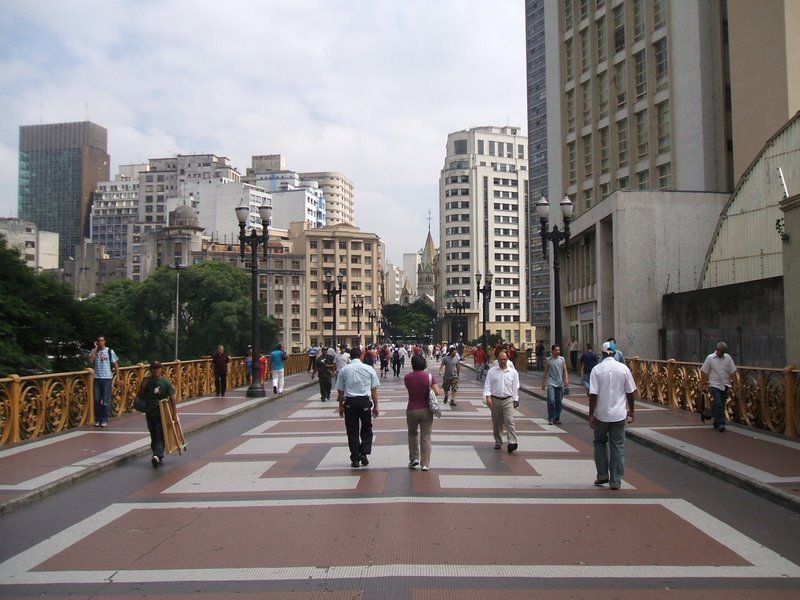 Rua Santa Ifigênia, polo citado pelo USTR