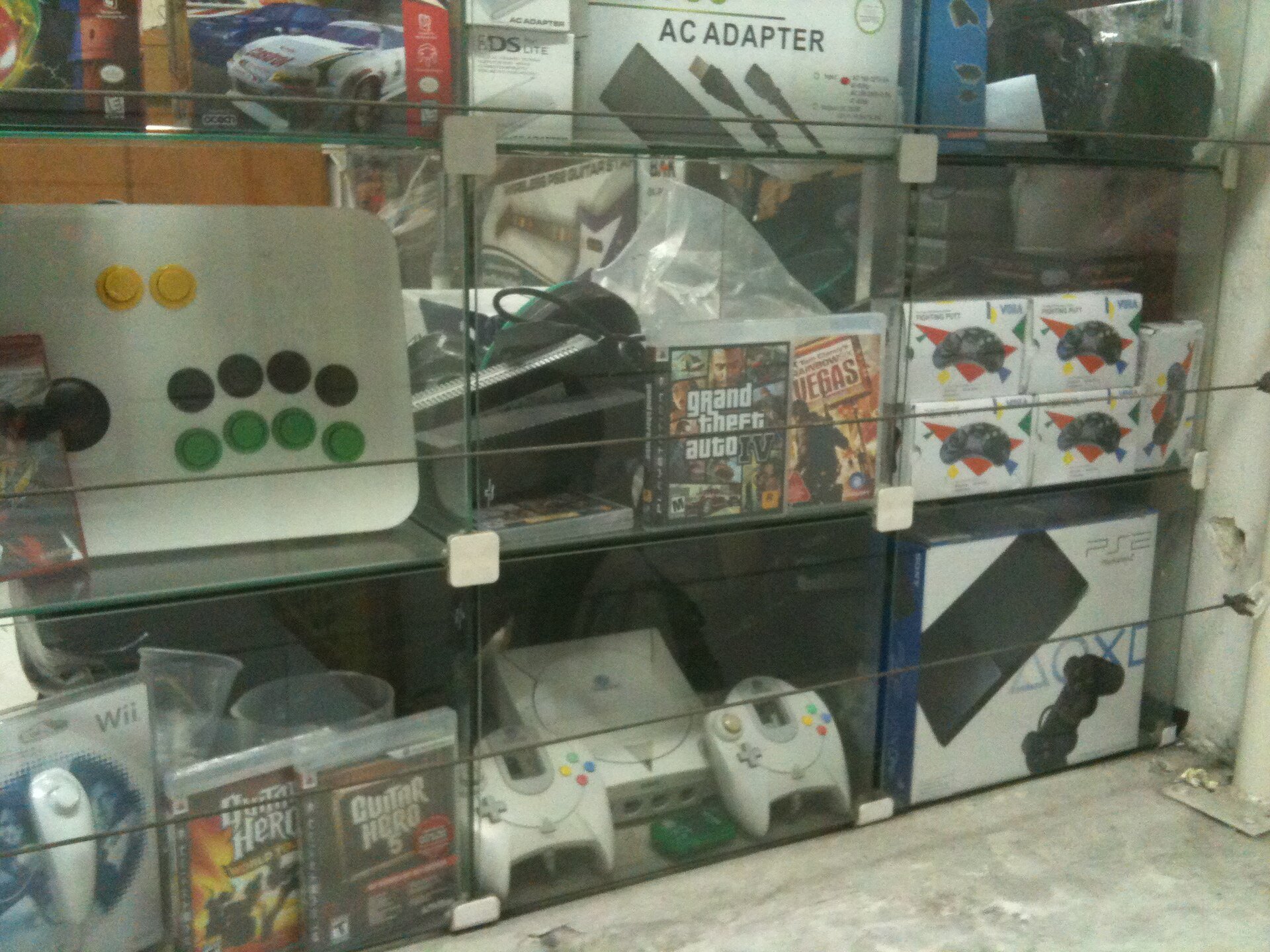 Loja de eletrônicos e games na Santa Ifigênia, São Paulo